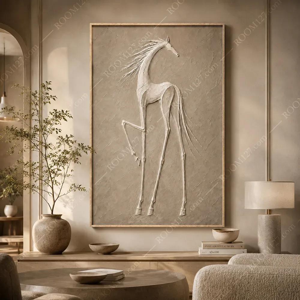 现代侘寂风欧式浮雕优雅瘦马装饰画 米白立体雕塑骏马竖版艺术挂画 玄关客厅大气质感墙饰