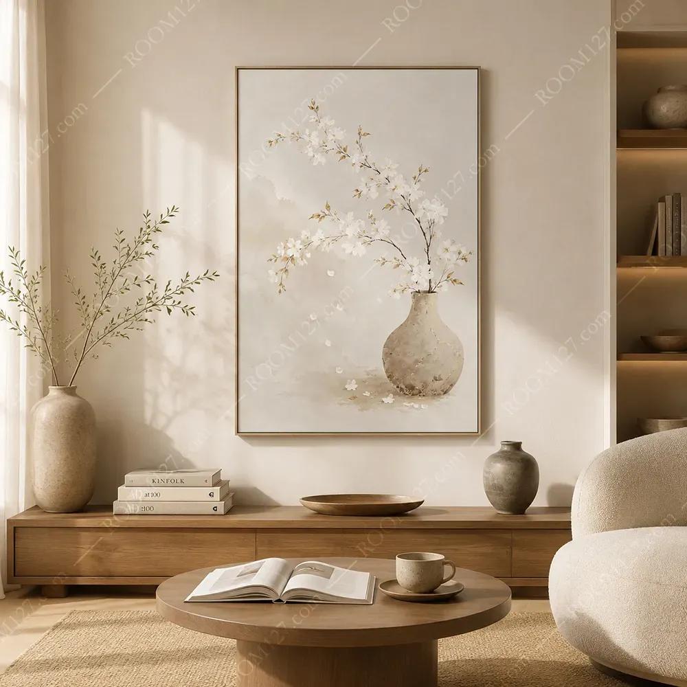 现代侘寂风欧式水彩晕染瓶中白花艺术装饰画 暖米色低饱和花枝温柔意境竖版挂画 玄关餐厅雅致氛围感墙饰